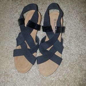 Black sandal wedges
